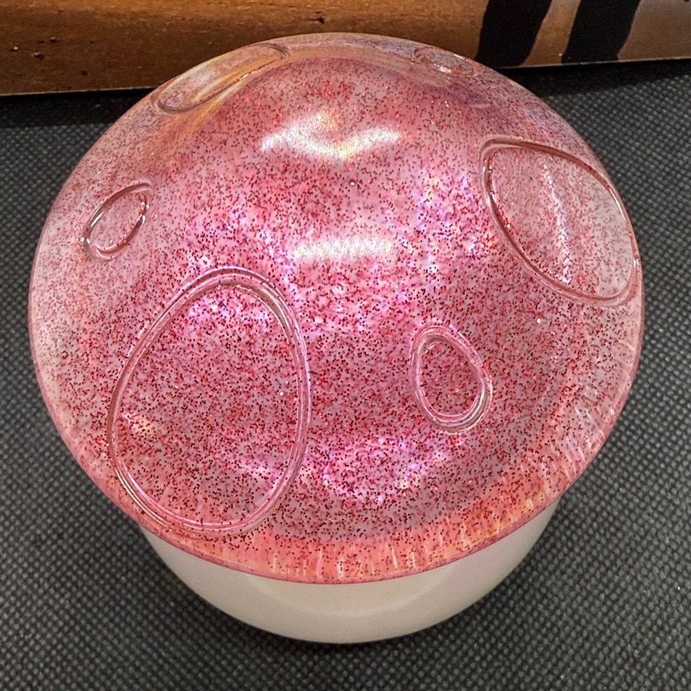 Elegant Pink and White Resin Mushroom Accent - Picture 4 of 7